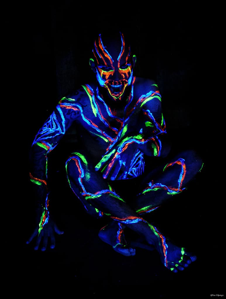 Bodypainting on musician for his video clip.